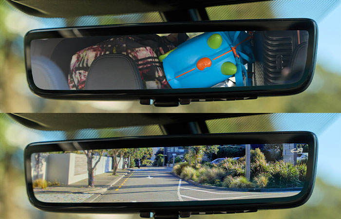 Digital reverse camera display in the rear view mirror of a Mitsubishi